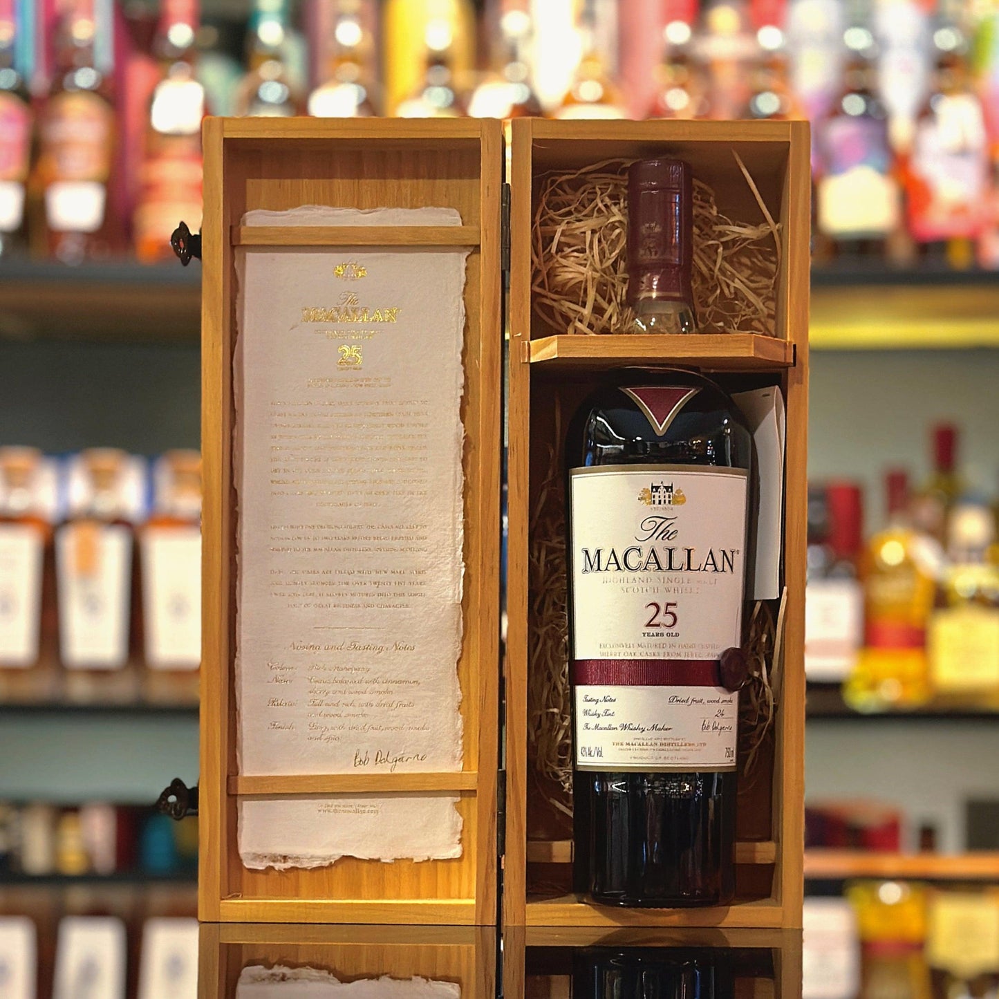 맥캘란 25년산 셰리 오크 캐스크 싱글 몰트 스카치 위스키 (750ml, 레드 리본 버전)
