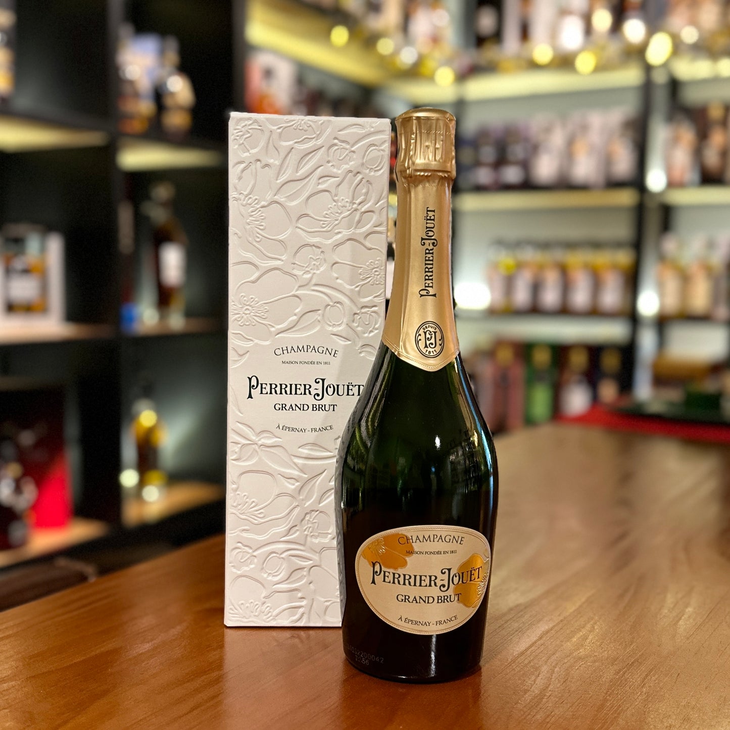 Perrier-Jouët Grand Brut Champagne (with Giftbox)